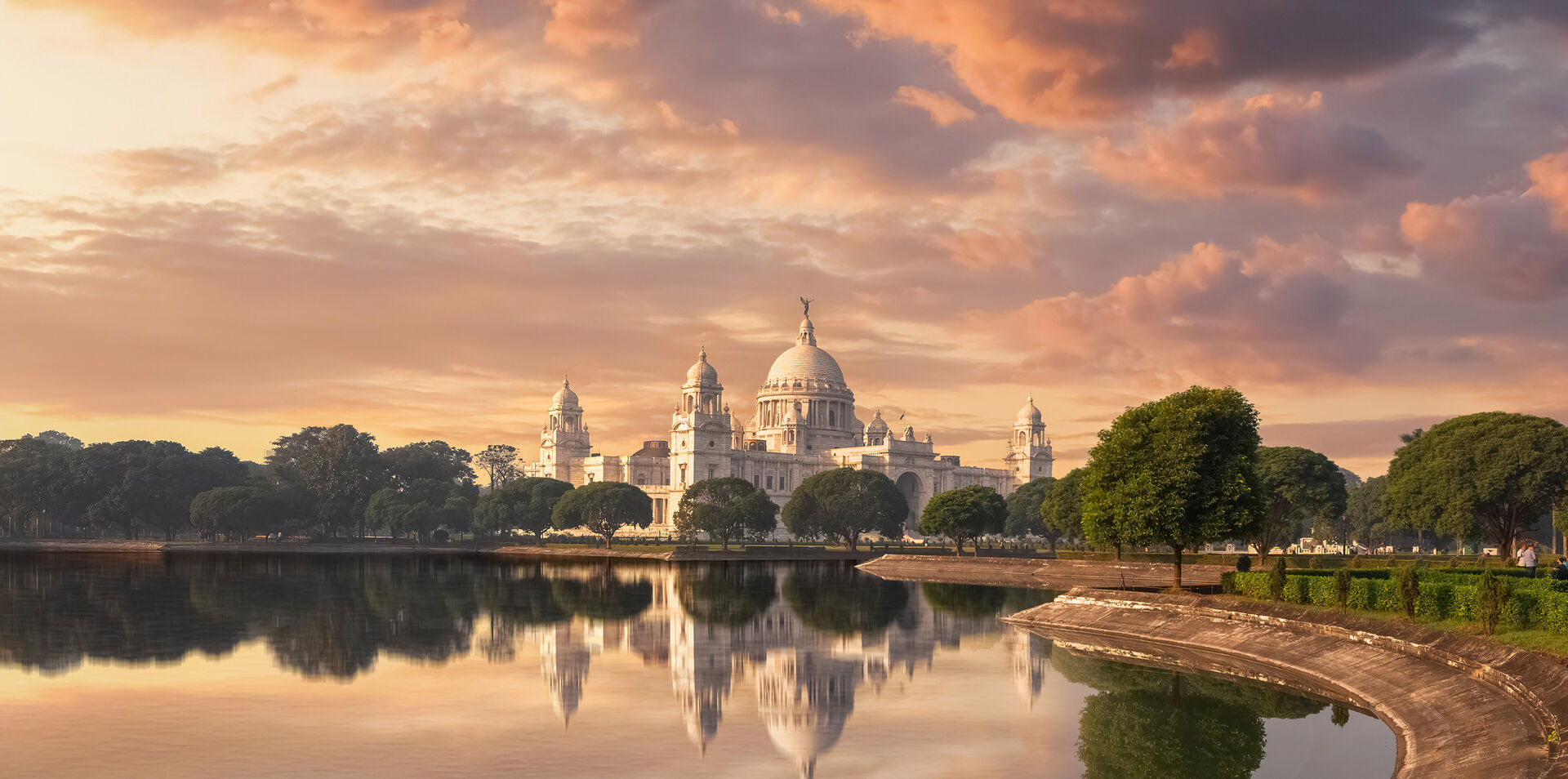 The Sacred Ganges & The Maharajahs' Express